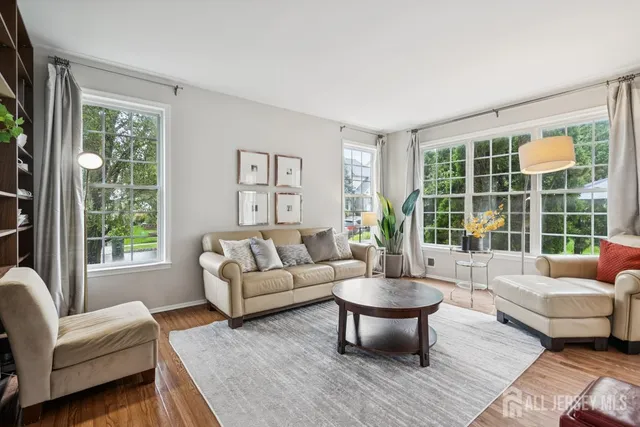 $974,900 | 18 Seminole Court, Monroe Township, NJ 08831