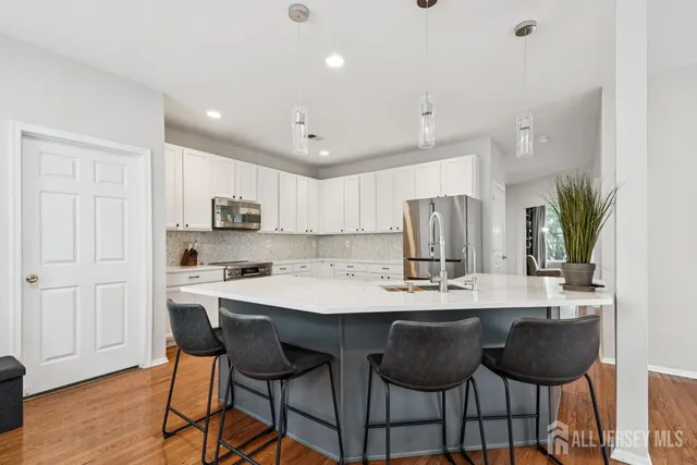 $974,900 | 18 Seminole Court, Monroe Township, NJ 08831