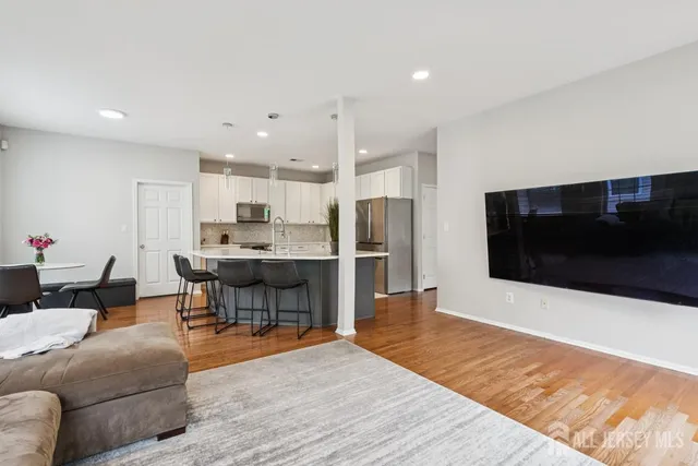 $974,900 | 18 Seminole Court, Monroe Township, NJ 08831