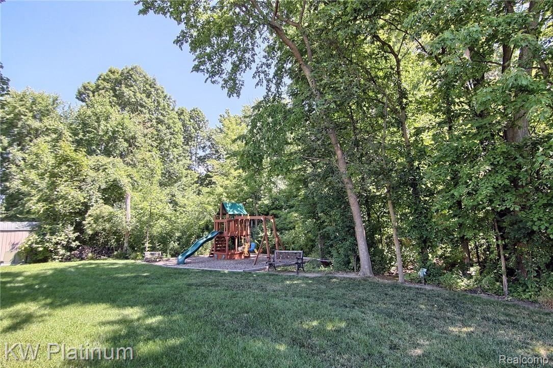 49314 Monte Road New Baltimore, MI 48047 - Photo 27 of 29 Backyard.jpg