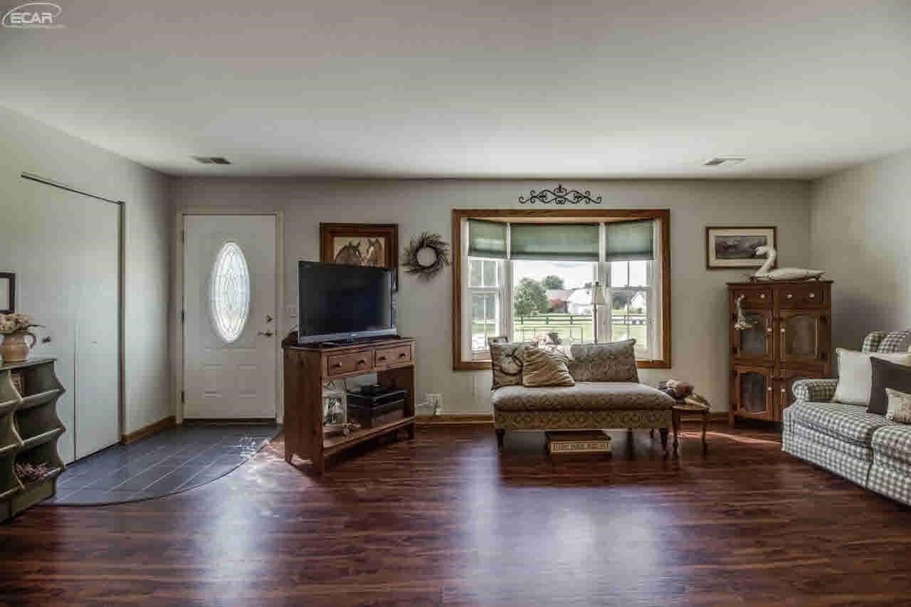 3082 North Henderson Road Davison, MI 48423 - Photo 10 of 36 21427864-9.JPG