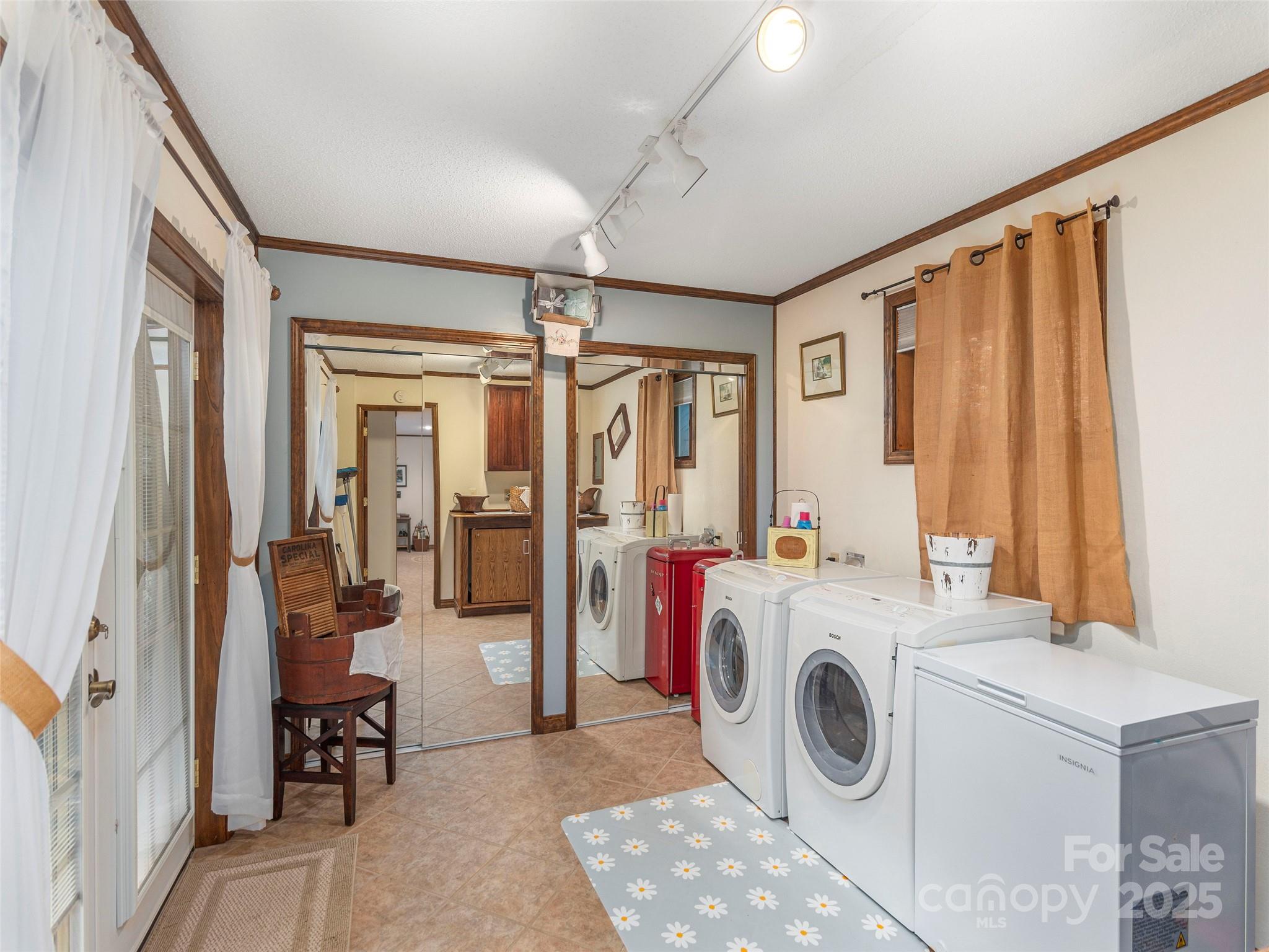 1411 Kitchens Branch Road Sylva, NC 28779 - Photo 26 of 33