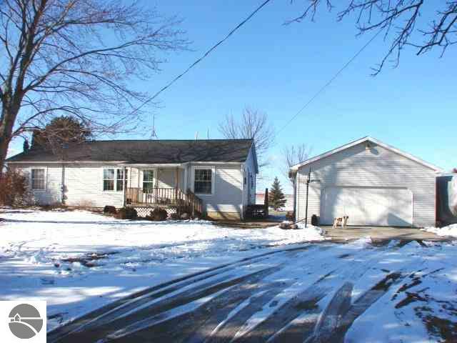 3093 East Tyler Road Ithaca, MI 48847 - Photo 8 of 29 1742919-7.JPG