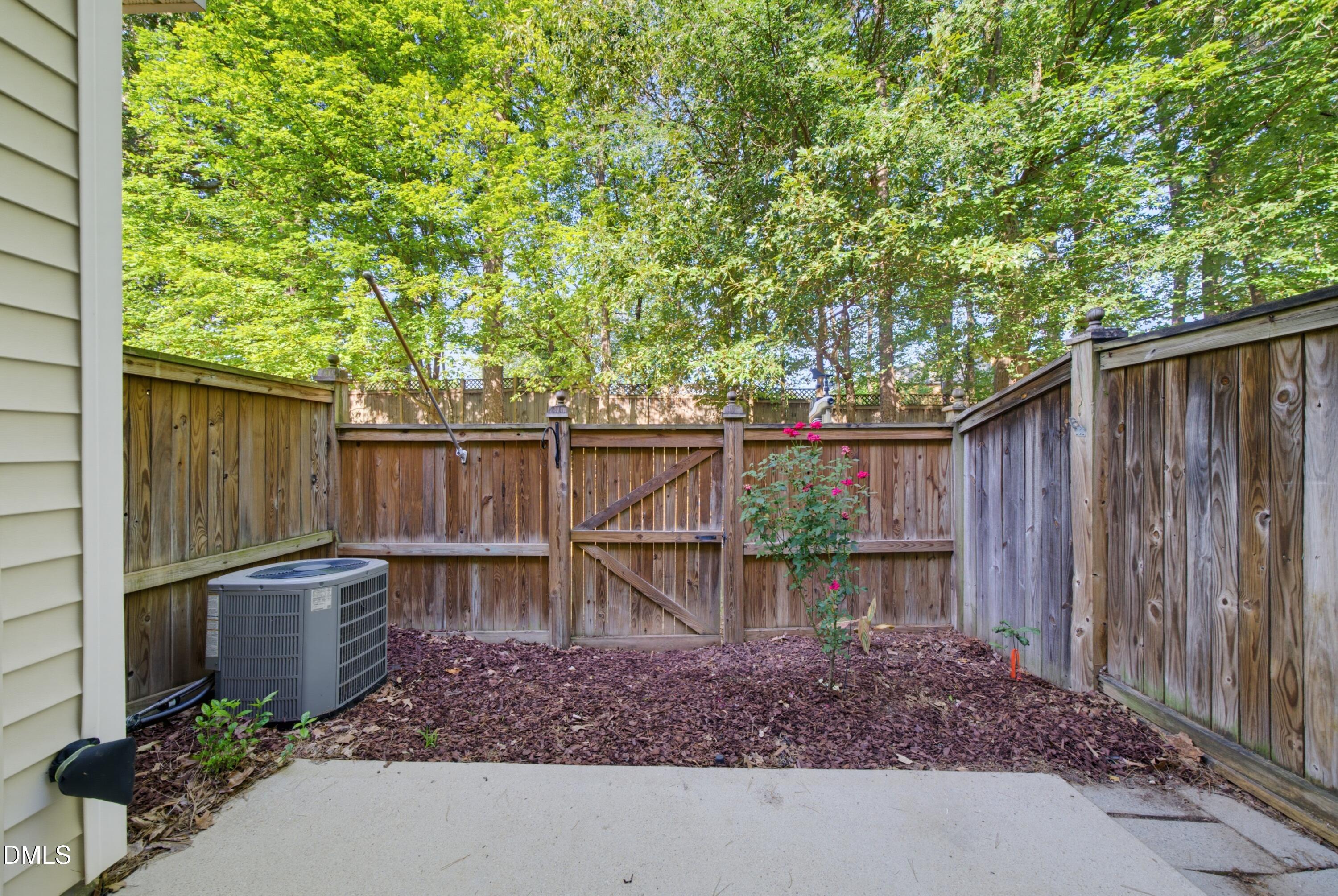 1610 Brook Fern Way Raleigh, NC 27609 - Photo 25 of 26 DSC01965