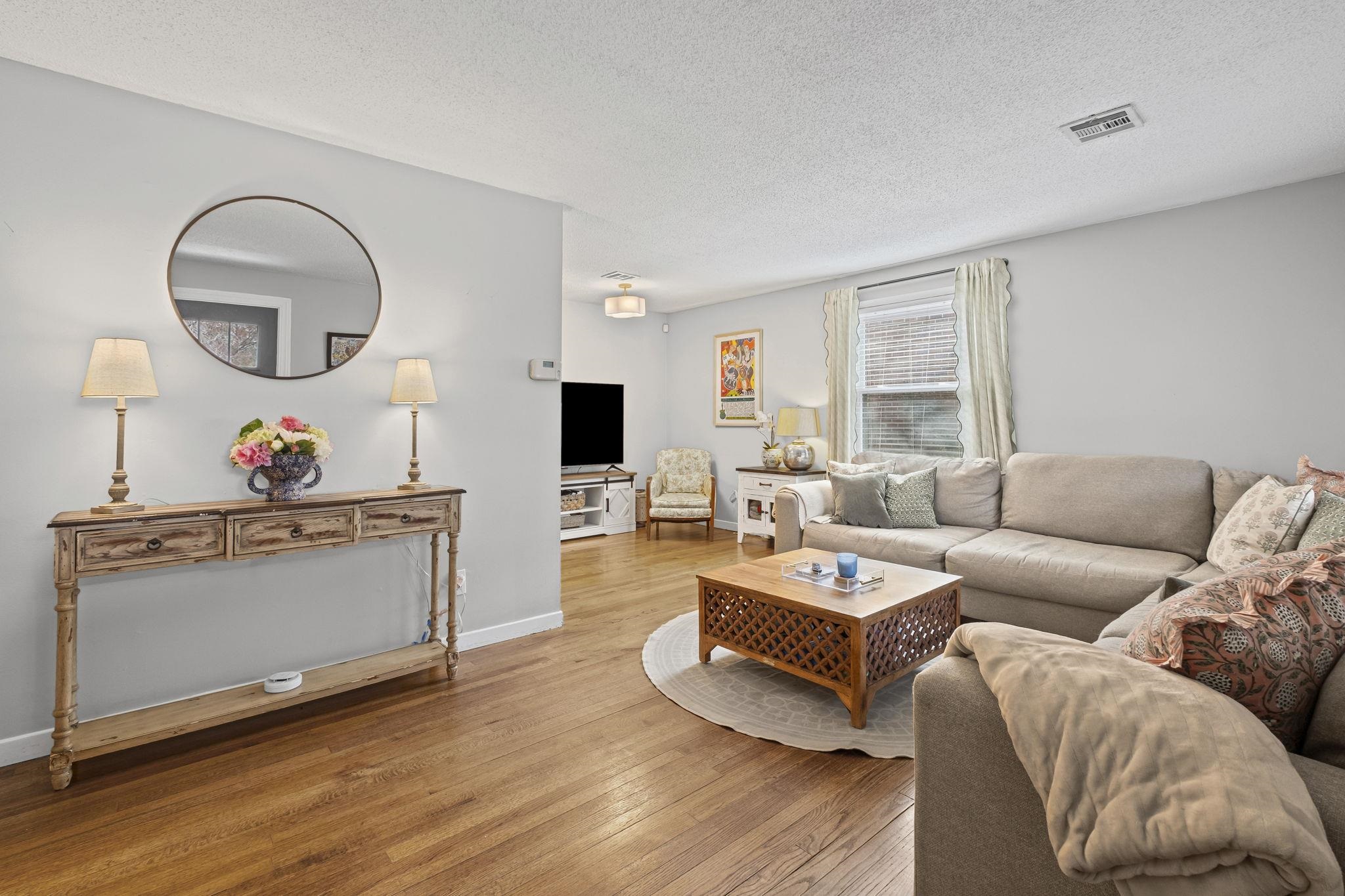 1118 Wilbec Road Memphis, TN 38117 - Photo 3 of 22