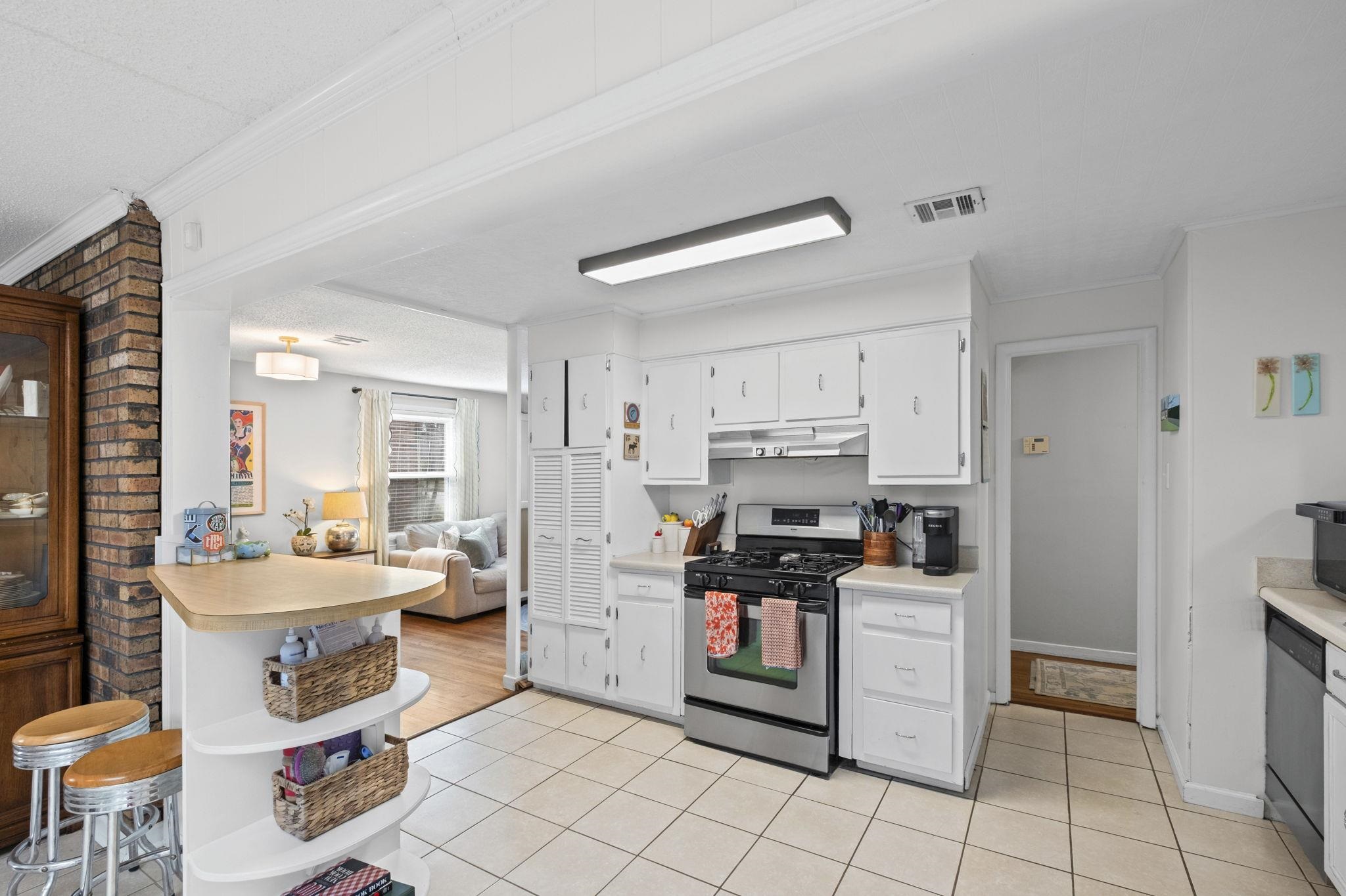 1118 Wilbec Road Memphis, TN 38117 - Photo 8 of 22