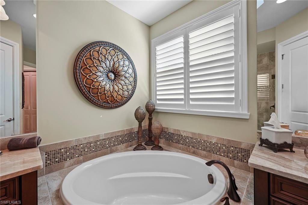 6513 Roma Way Naples, FL 34113 - Photo 18 of 50 Gallery Image 18