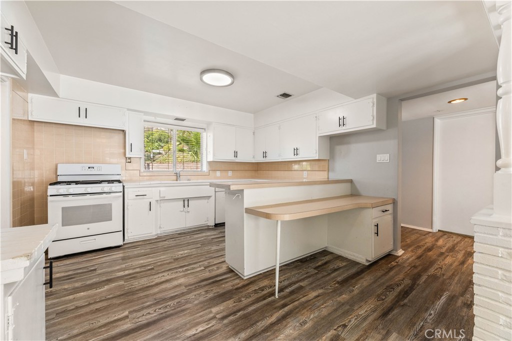 652 Solway Street Glendale, CA 91206 - Photo 7 of 30