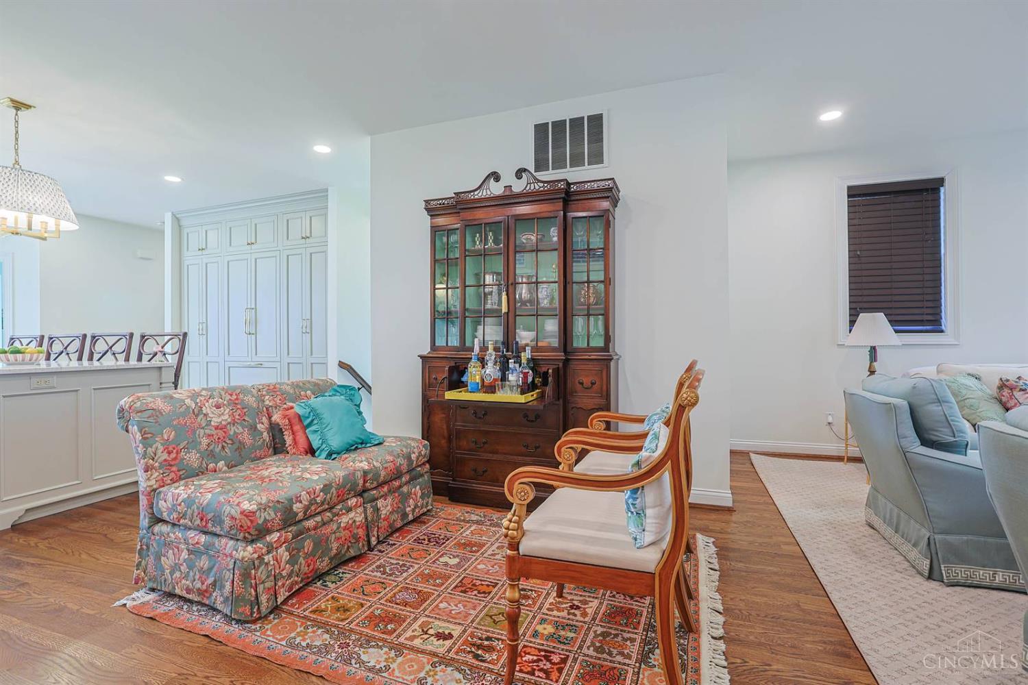 330 Boal Street Cincinnati, OH 45202 - Photo 23 of 87