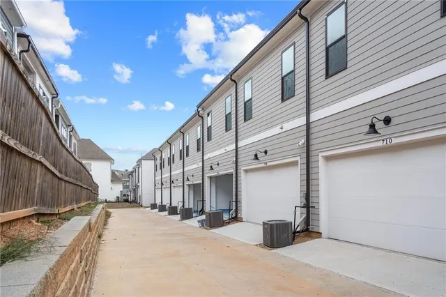 $2,850 | 708 Stickley Oak Way, Woodstock, GA 30189