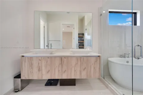 $1,175,000 | 8279 Northwest 43rd Street, Doral, FL 33166