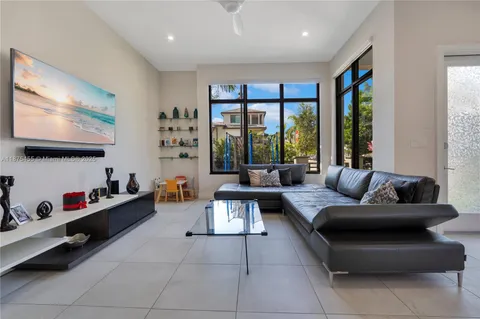 $1,175,000 | 8279 Northwest 43rd Street, Doral, FL 33166