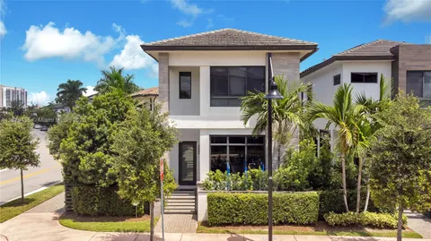 $1,175,000 | 8279 Northwest 43rd Street, Doral, FL 33166