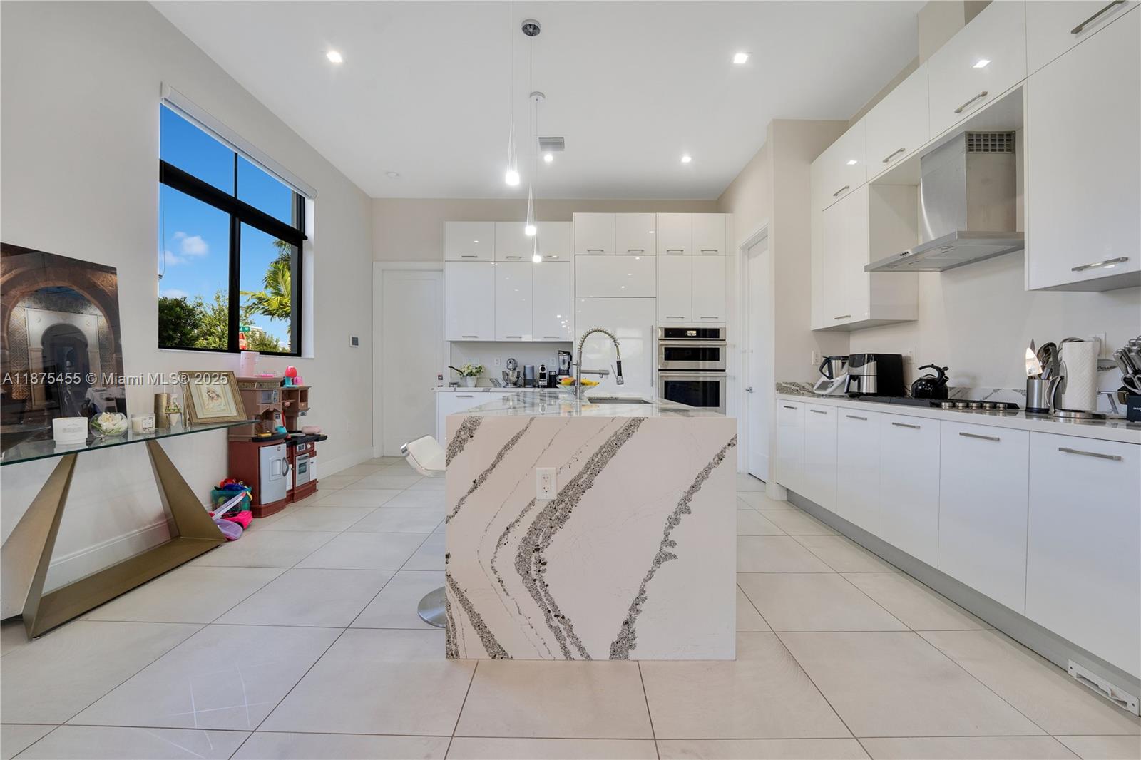 8279 Northwest 43rd Street Doral, FL 33166 - Photo 10 of 56