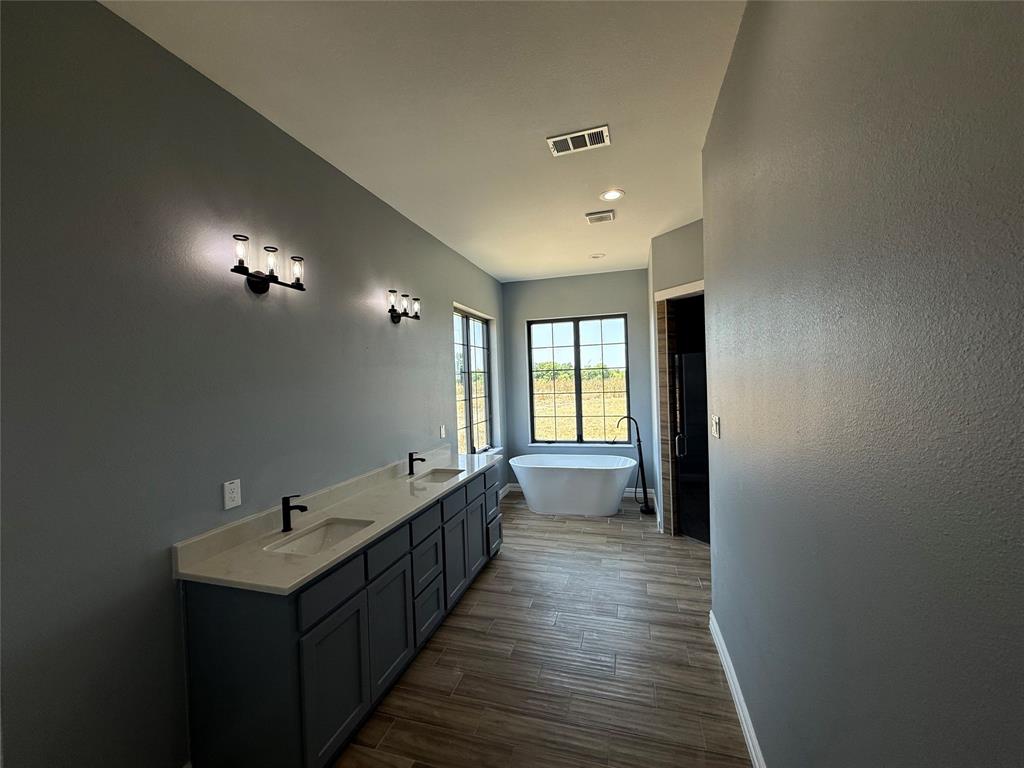 1405 County Road 247 Valley View, TX 76272 - Photo 11 of 40