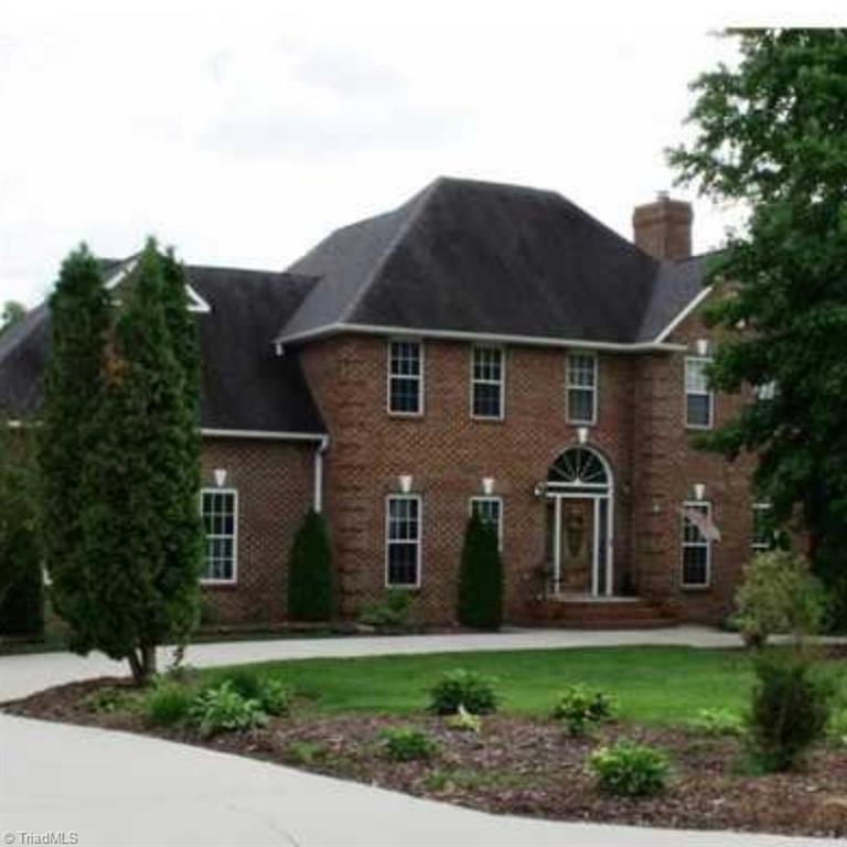 352 Beech Ridge Road Thomasville, NC 27360 - Photo 1 of 30 A summers View of the plush lawn