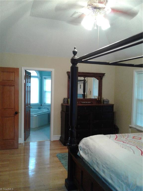 352 Beech Ridge Road Thomasville, NC 27360 - Photo 23 of 30 Master W/ en-suite bath