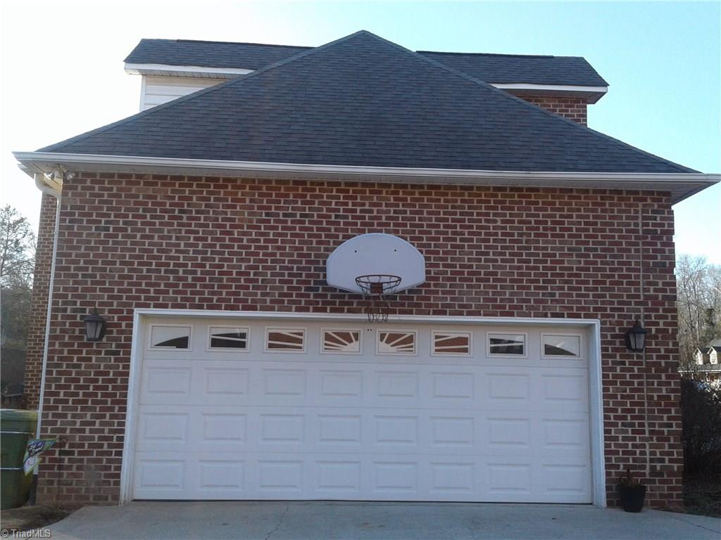 352 Beech Ridge Road Thomasville, NC 27360 - Photo 5 of 30 Gallery Image 5