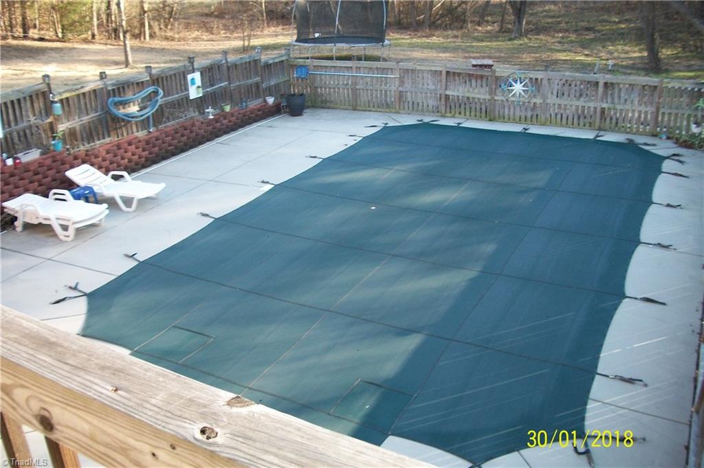 352 Beech Ridge Road Thomasville, NC 27360 - Photo 8 of 30 Upper deck overlooking Pool