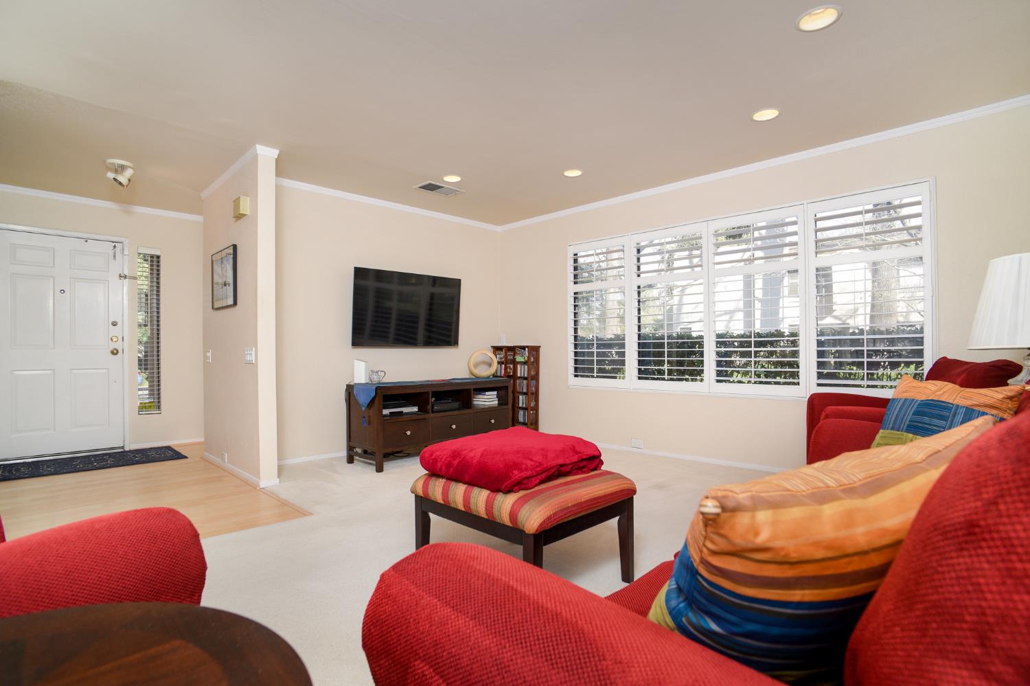 151 Hartnell Place Sacramento, CA 95825 - Photo 4 of 33