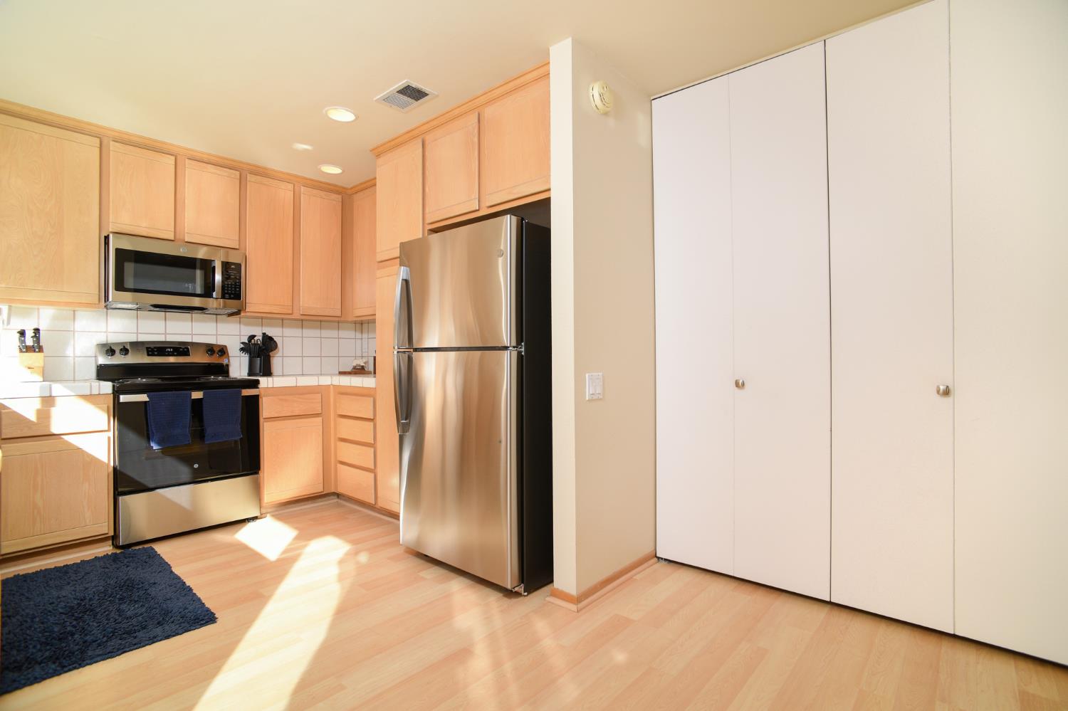 151 Hartnell Place Sacramento, CA 95825 - Photo 6 of 33