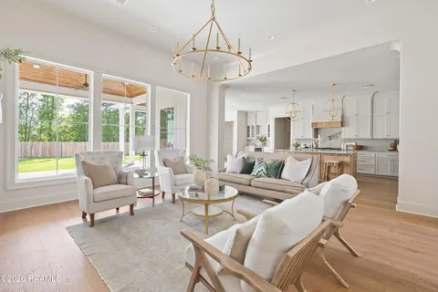 $860,000 | 117 Leaning Oak Drive, Lafayette, LA 70508