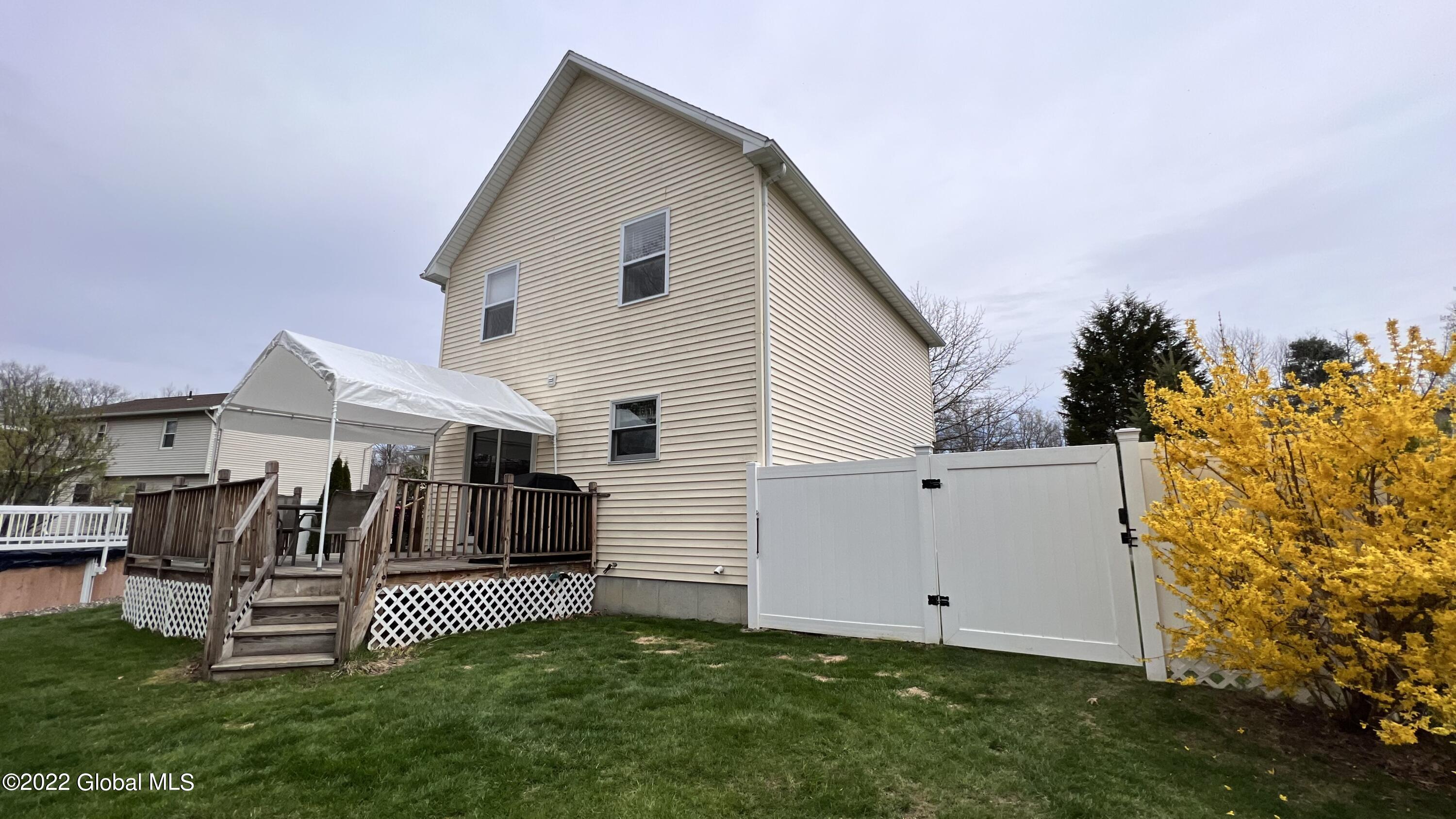 135 Trinity Place Bethlehem, NY 12158 - Photo 11 of 48 IMG_3283