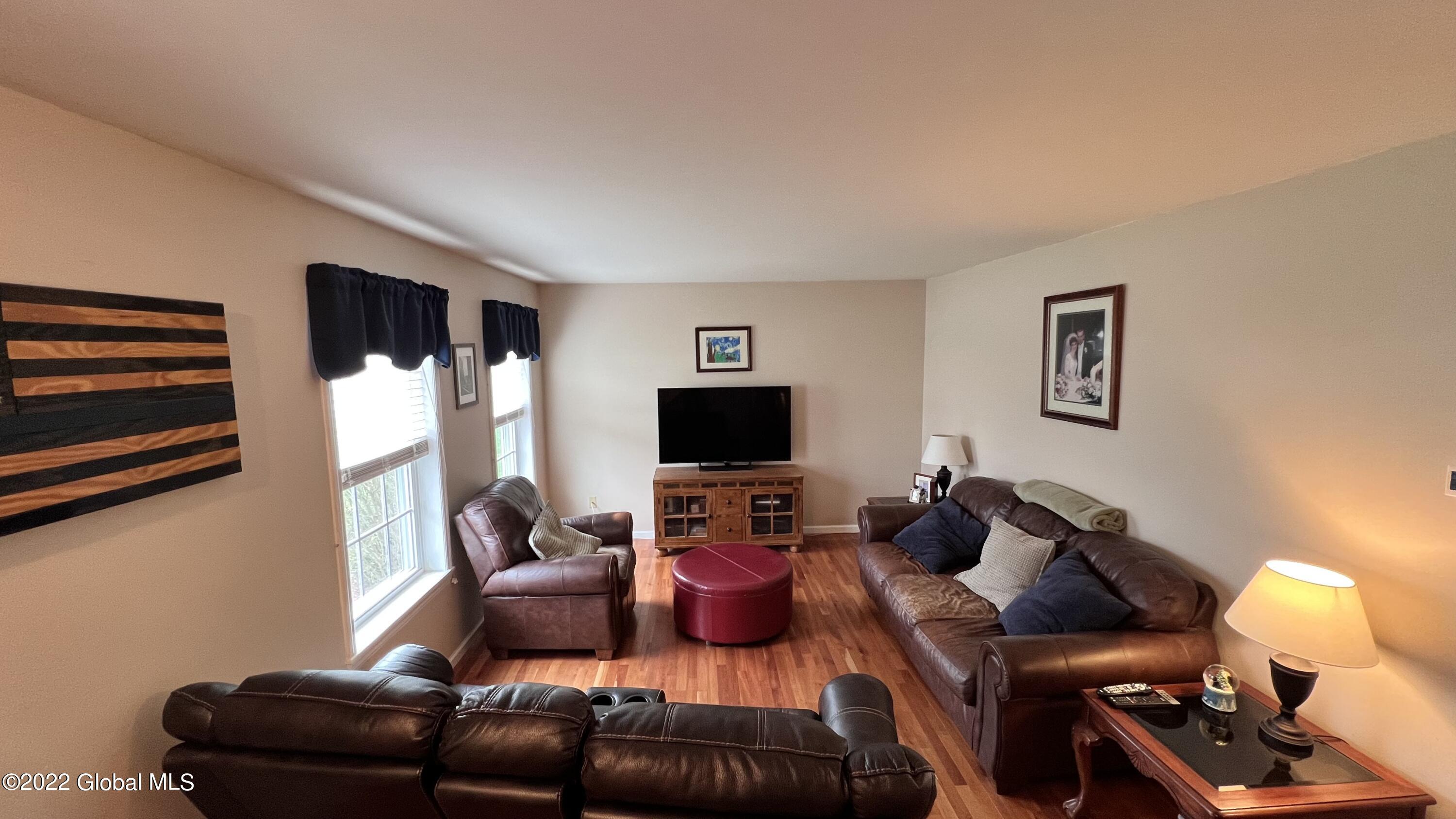 135 Trinity Place Bethlehem, NY 12158 - Photo 17 of 48 IMG_3337