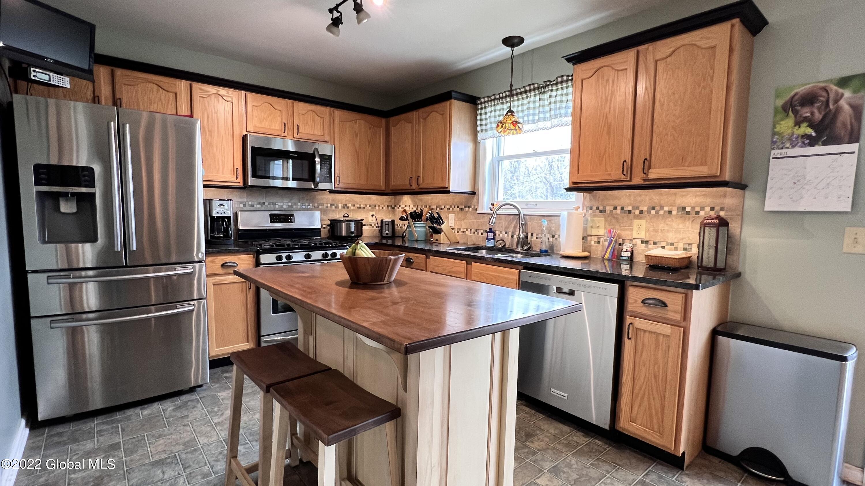 135 Trinity Place Bethlehem, NY 12158 - Photo 20 of 48 IMG_3350