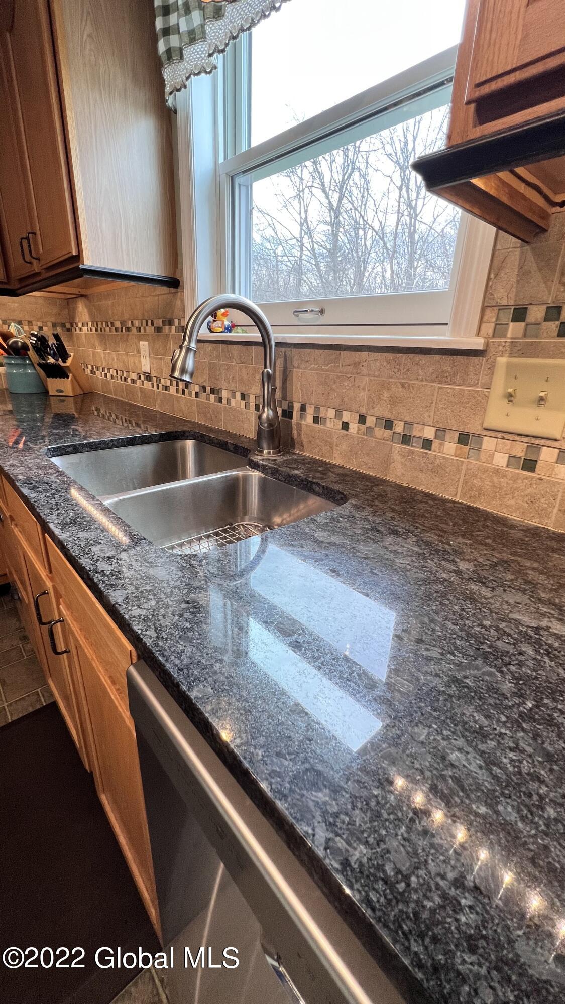 135 Trinity Place Bethlehem, NY 12158 - Photo 24 of 48 IMG_3361