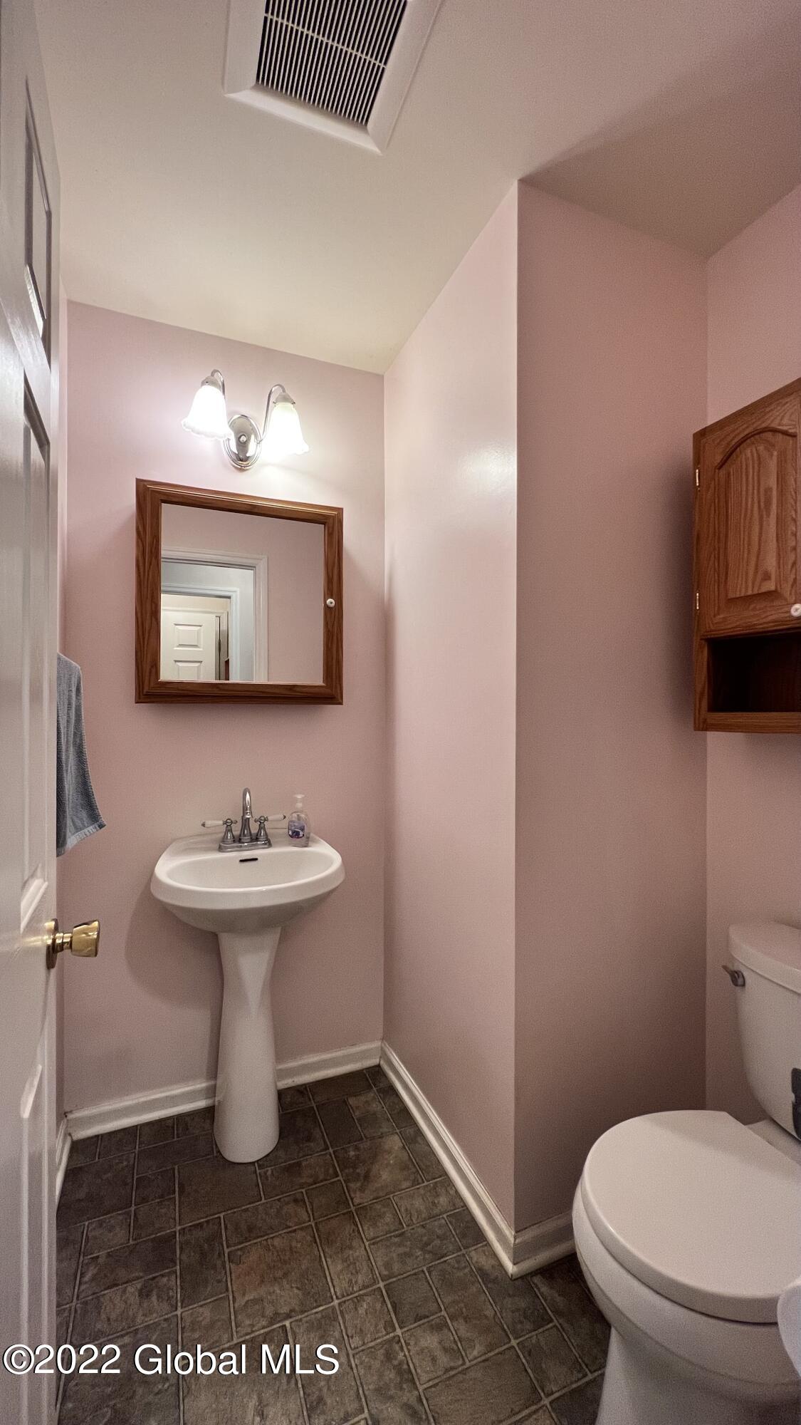 135 Trinity Place Bethlehem, NY 12158 - Photo 26 of 48 IMG_3343