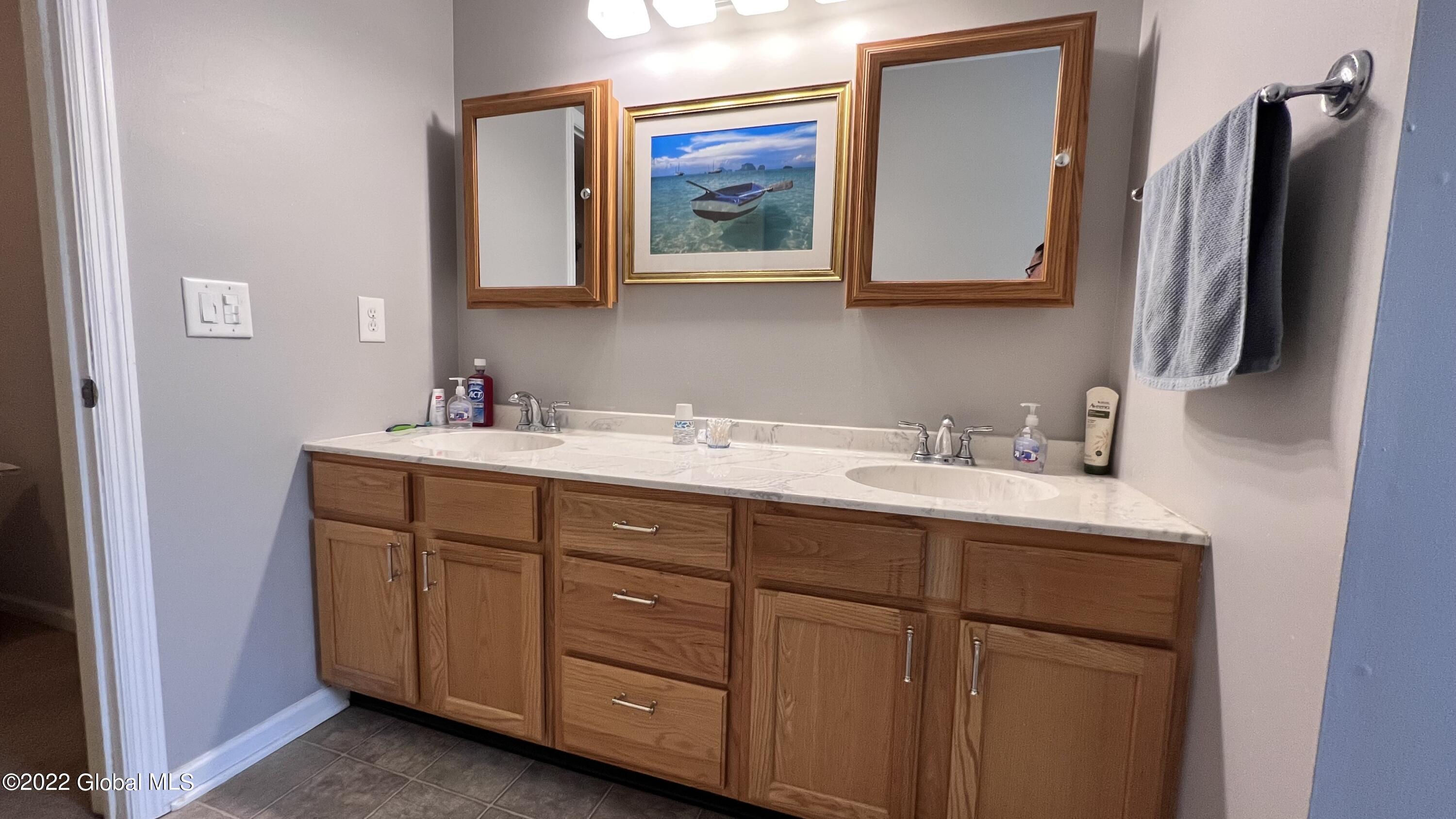 135 Trinity Place Bethlehem, NY 12158 - Photo 30 of 48 IMG_3382