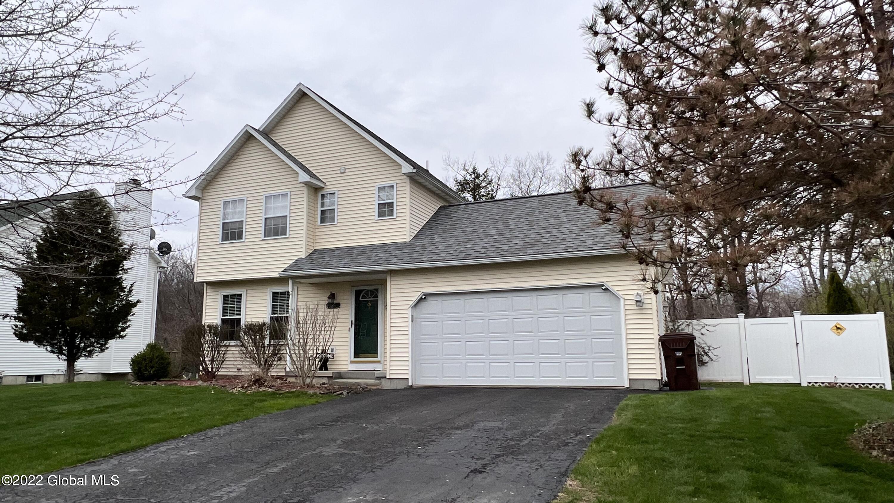 135 Trinity Place Bethlehem, NY 12158 - Photo 4 of 48 IMG_3306