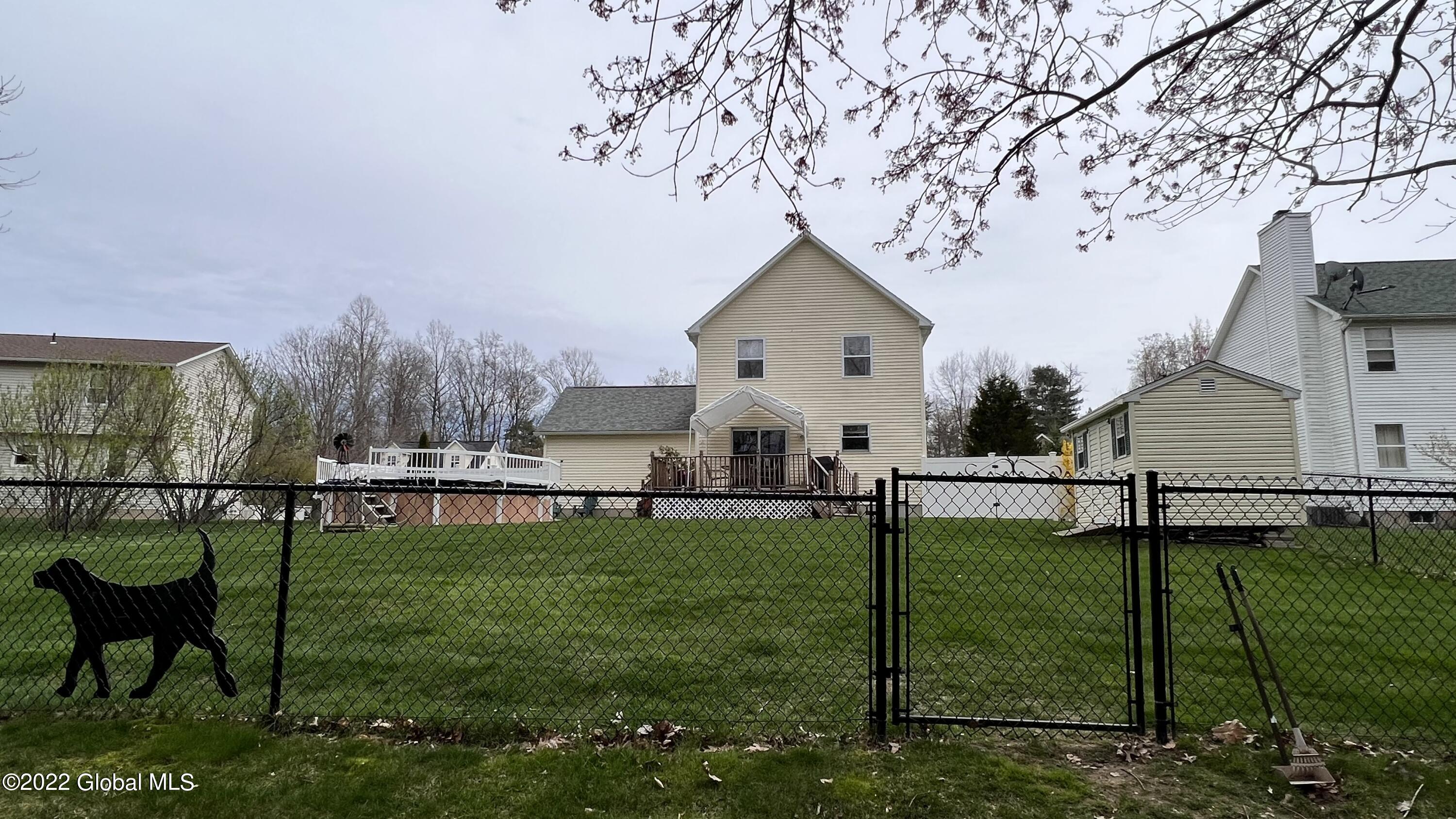 135 Trinity Place Bethlehem, NY 12158 - Photo 6 of 48 IMG_3289