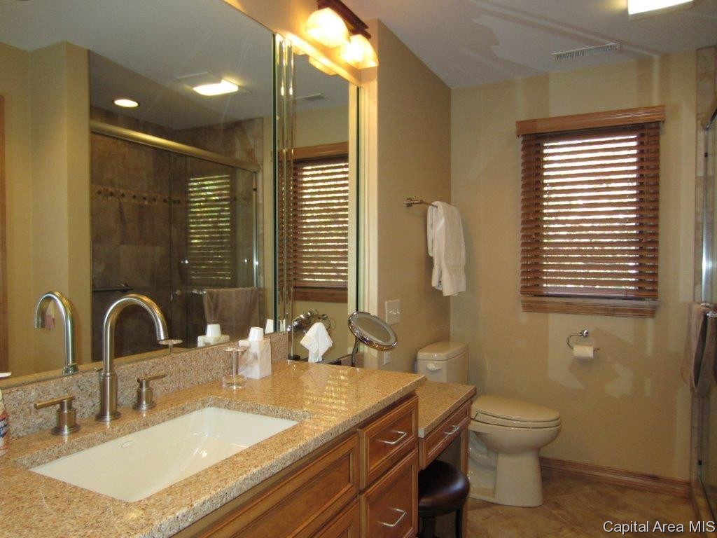 2201 Augusta Drive Springfield, IL 62704 - Photo 16 of 23