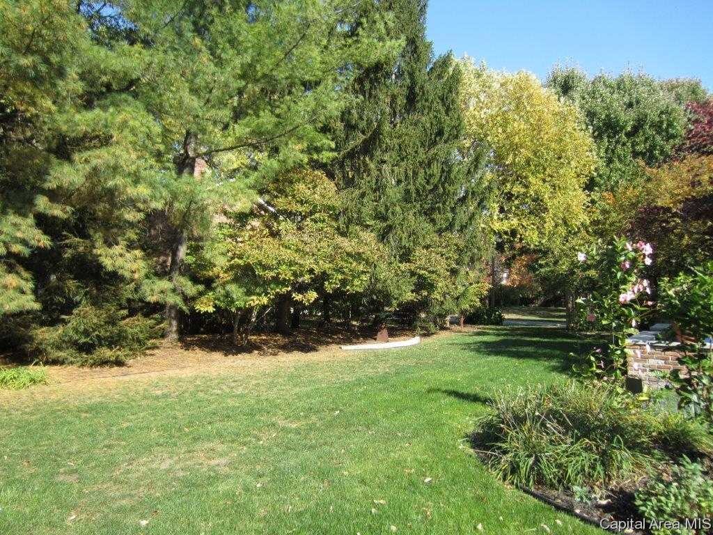 2201 Augusta Drive Springfield, IL 62704 - Photo 5 of 23