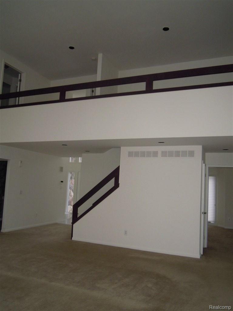 4888 Rolling Ridge Road West Bloomfield, MI 48323 - Photo 11 of 25 Great room 2