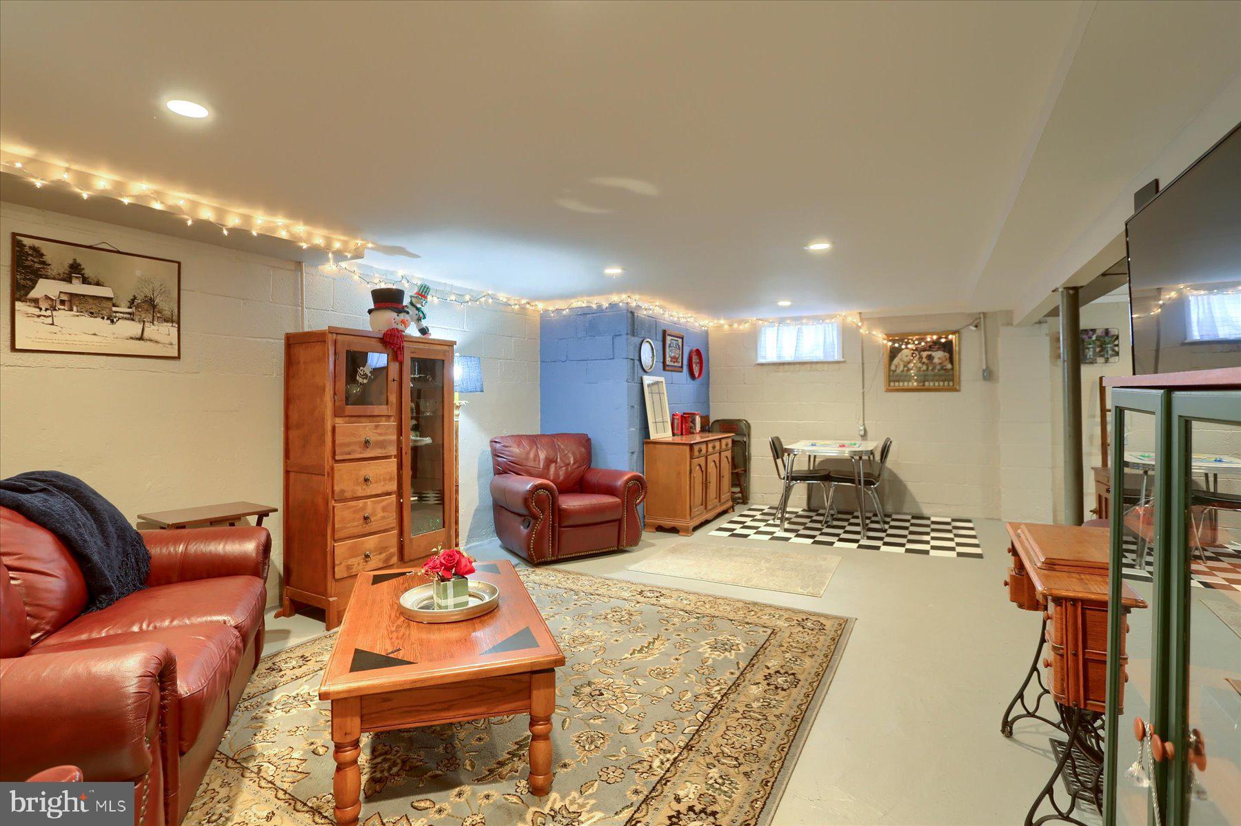 1181 Kingsley Road Camp Hill, PA 17011 - Photo 28 of 40 a bedroom with furniture and a bed