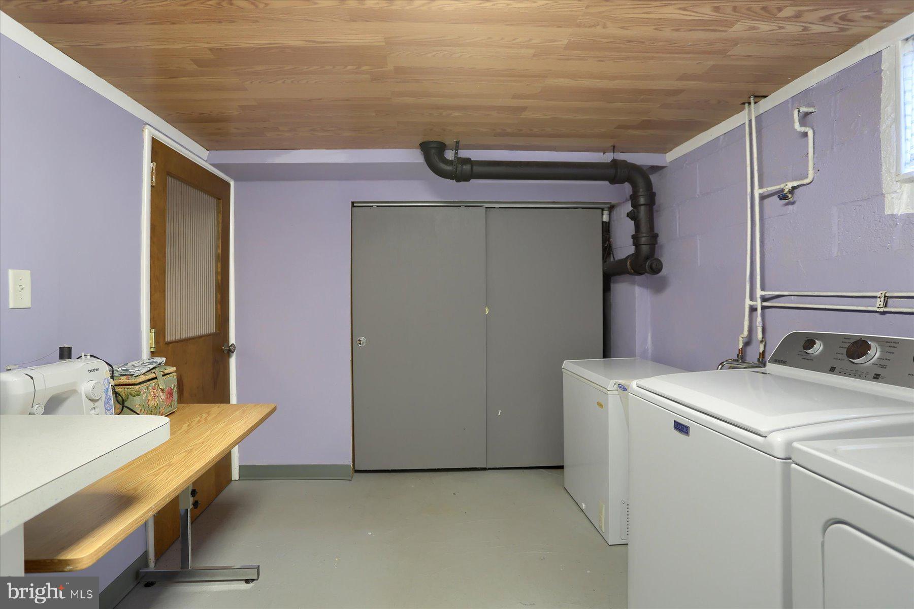 1181 Kingsley Road Camp Hill, PA 17011 - Photo 31 of 40 a view of bathroom