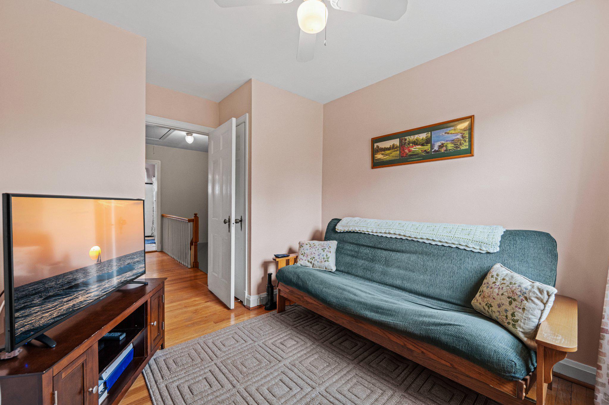 406 Greenlow Road Baltimore, MD 21228 - Photo 21 of 31 Third Bedroom or stuudy.