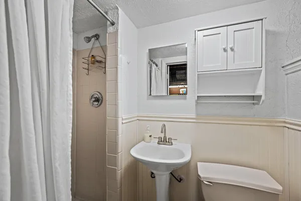$365,900 | 406 Greenlow Road, Baltimore, MD 21228