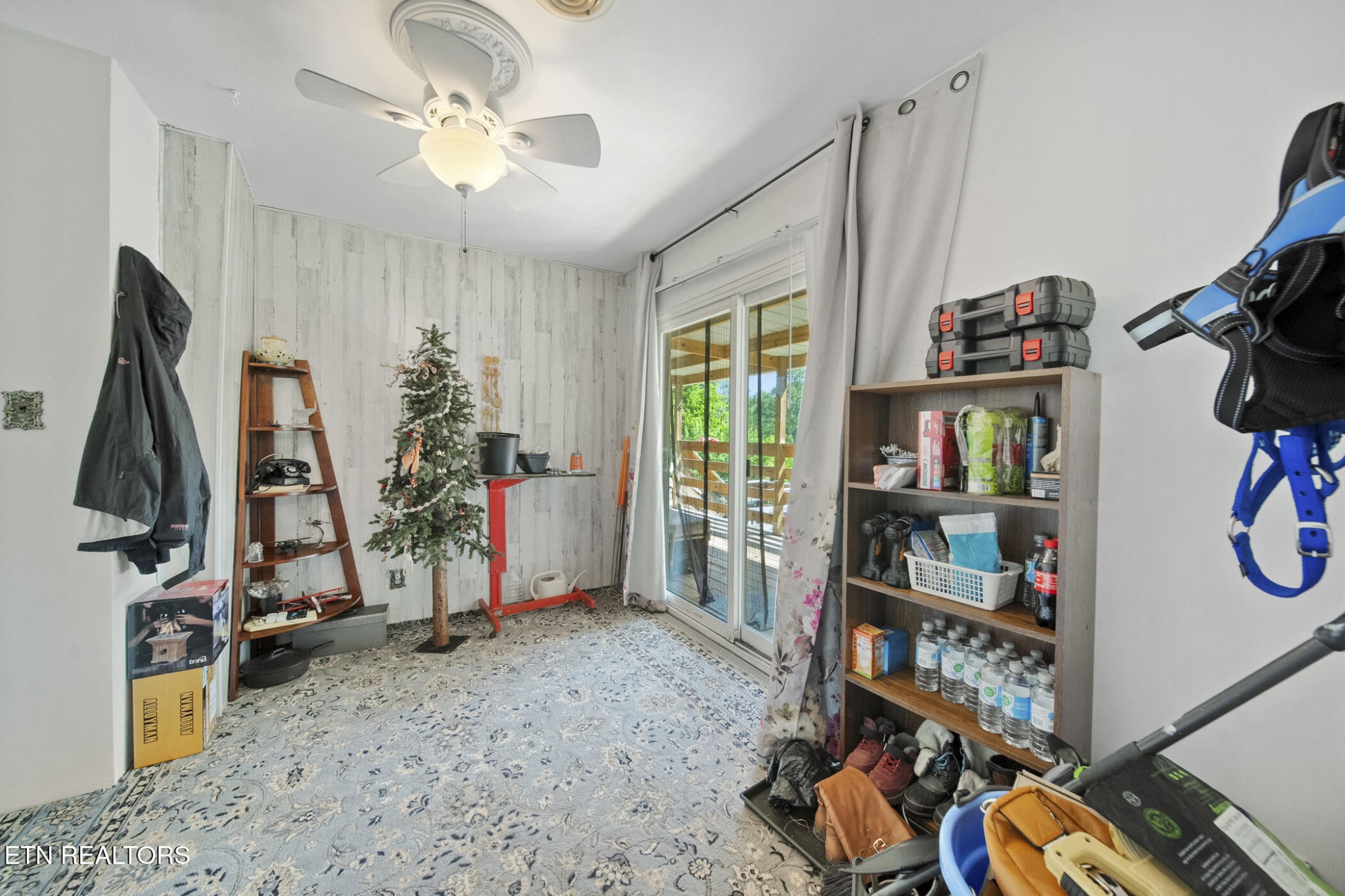 4880 Shell Lane Knoxville, TN 37918 - Photo 19 of 37 a view of a room with gym equipment