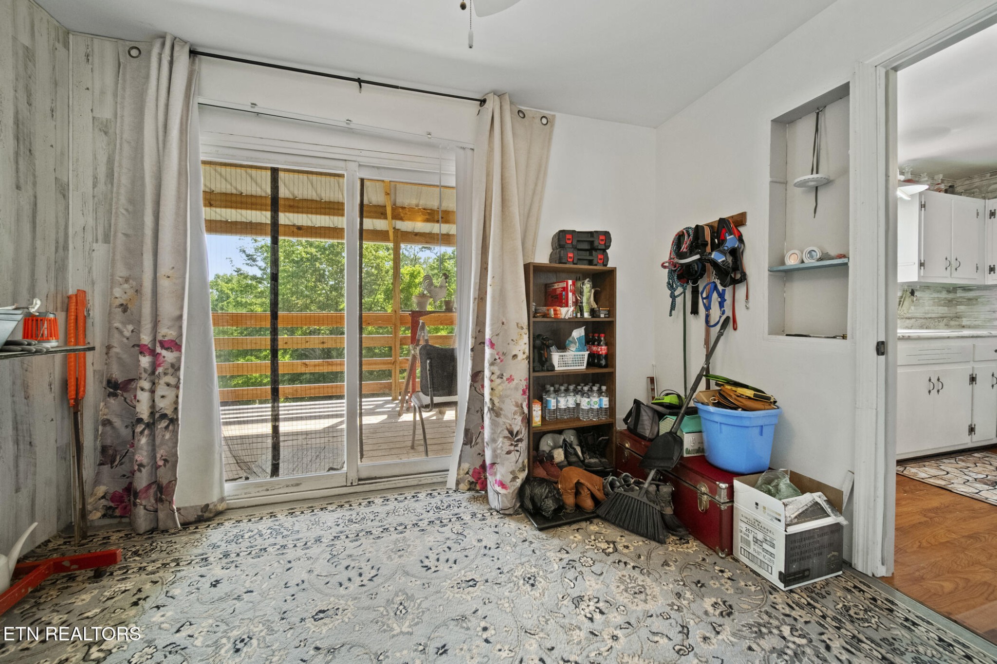 4880 Shell Lane Knoxville, TN 37918 - Photo 20 of 37 a living room with furniture and a large window