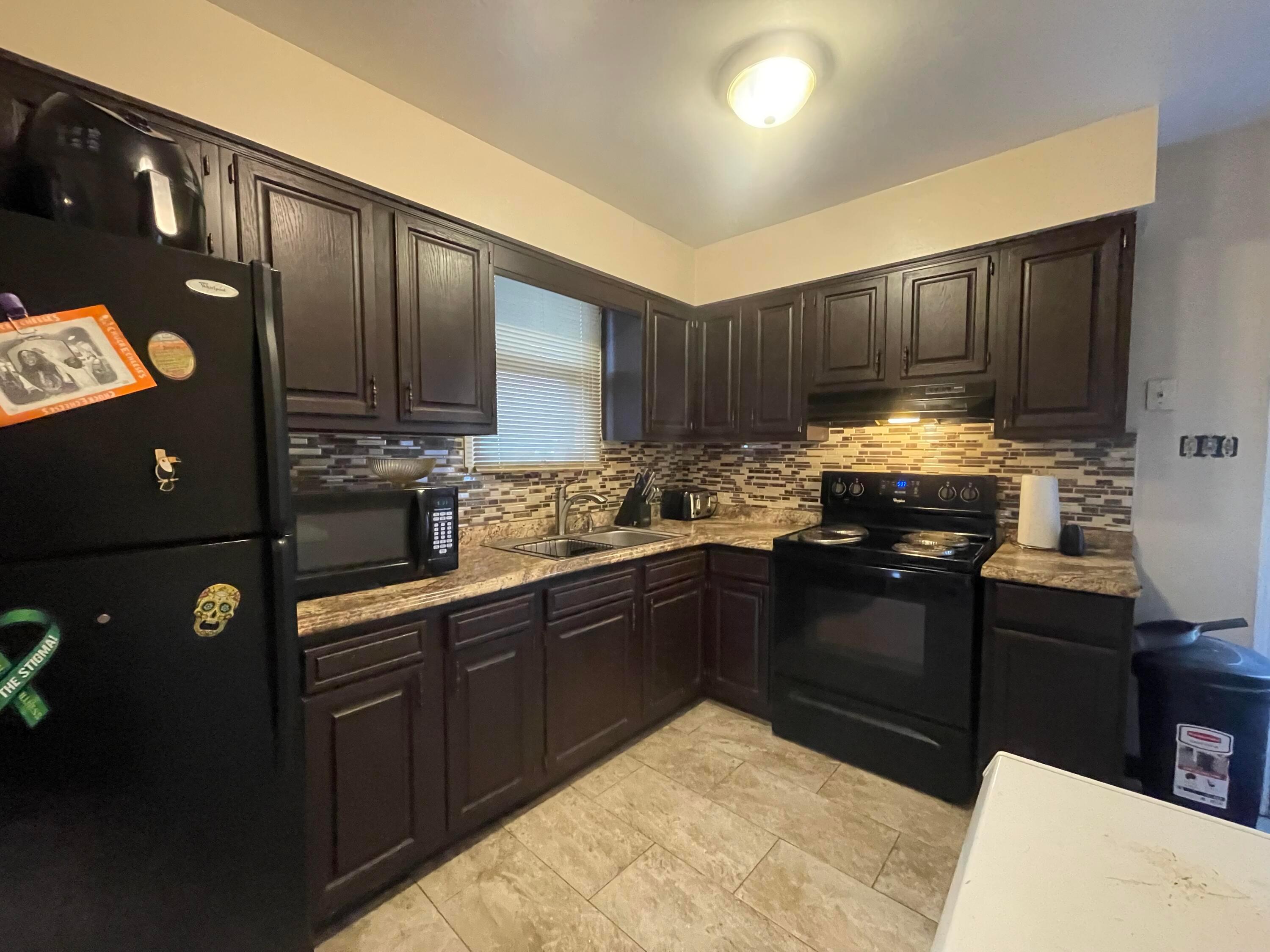 1426 Lockbourne Road Columbus, OH 43206 - Photo 9 of 14 Kitchen