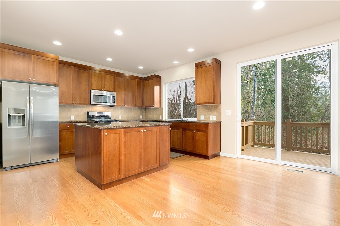 306 Elma Court Northeast Renton, WA 98059 - Photo 6 of 25 Gallery Image 6
