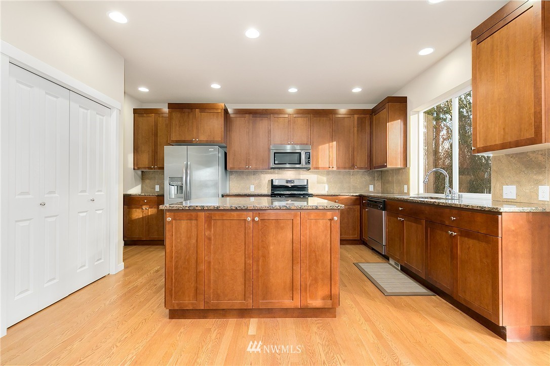 306 Elma Court Northeast Renton, WA 98059 - Photo 7 of 25 Gallery Image 7
