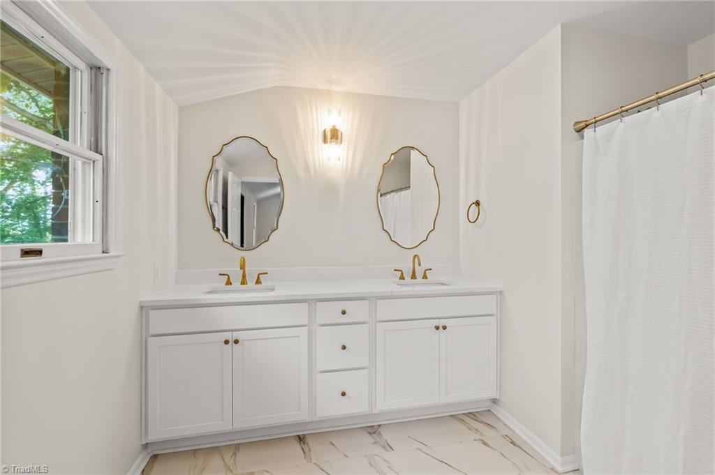 2409 Timberlake Avenue High Point, NC 27265 - Photo 15 of 31 Gallery Image 15