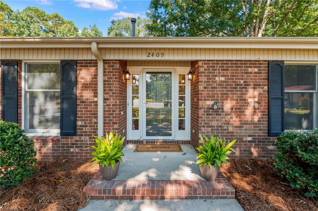 2409 Timberlake Avenue High Point, NC 27265 - Photo 3 of 31 Gallery Image 3