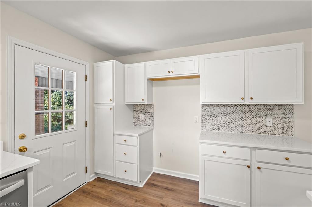 2409 Timberlake Avenue High Point, NC 27265 - Photo 7 of 31 Gallery Image 7