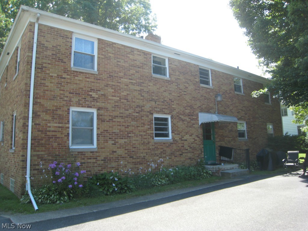 90 South Miller Road Akron, OH 44333 - Photo 1 of 12